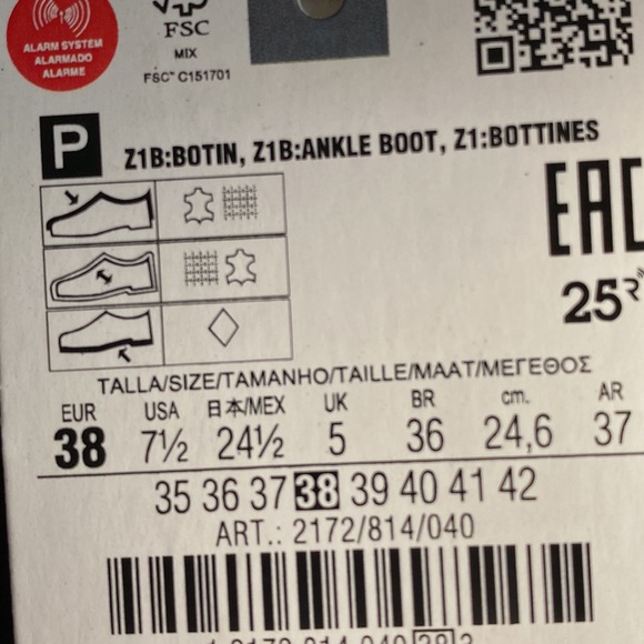 NWT Zara Black Flat Leather Lug Ankle Boots. Size 7.5. - Picture 6 of 10